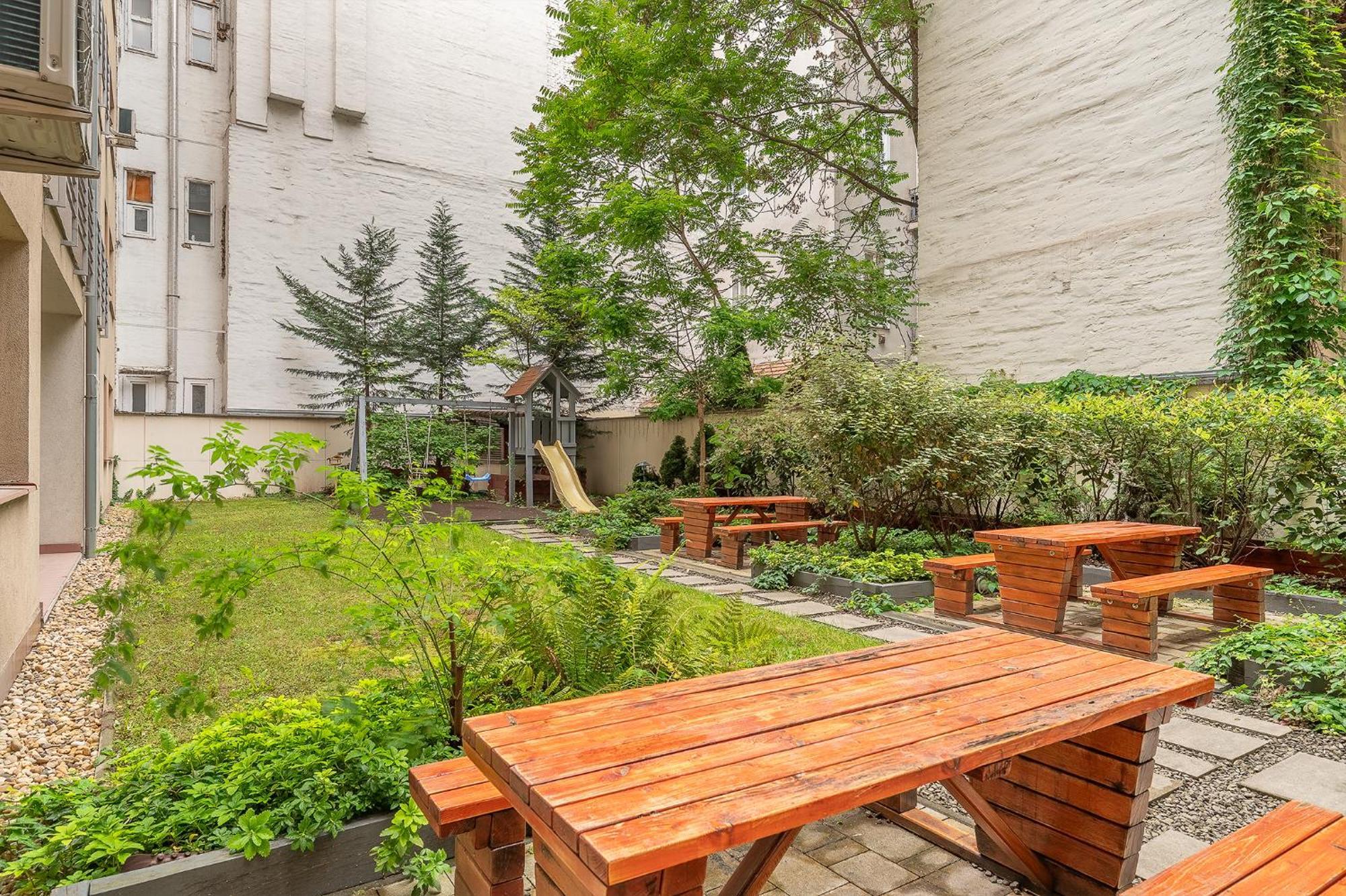 Two-Bedrooms Apartment Cbd Bp Budapest Bilik gambar