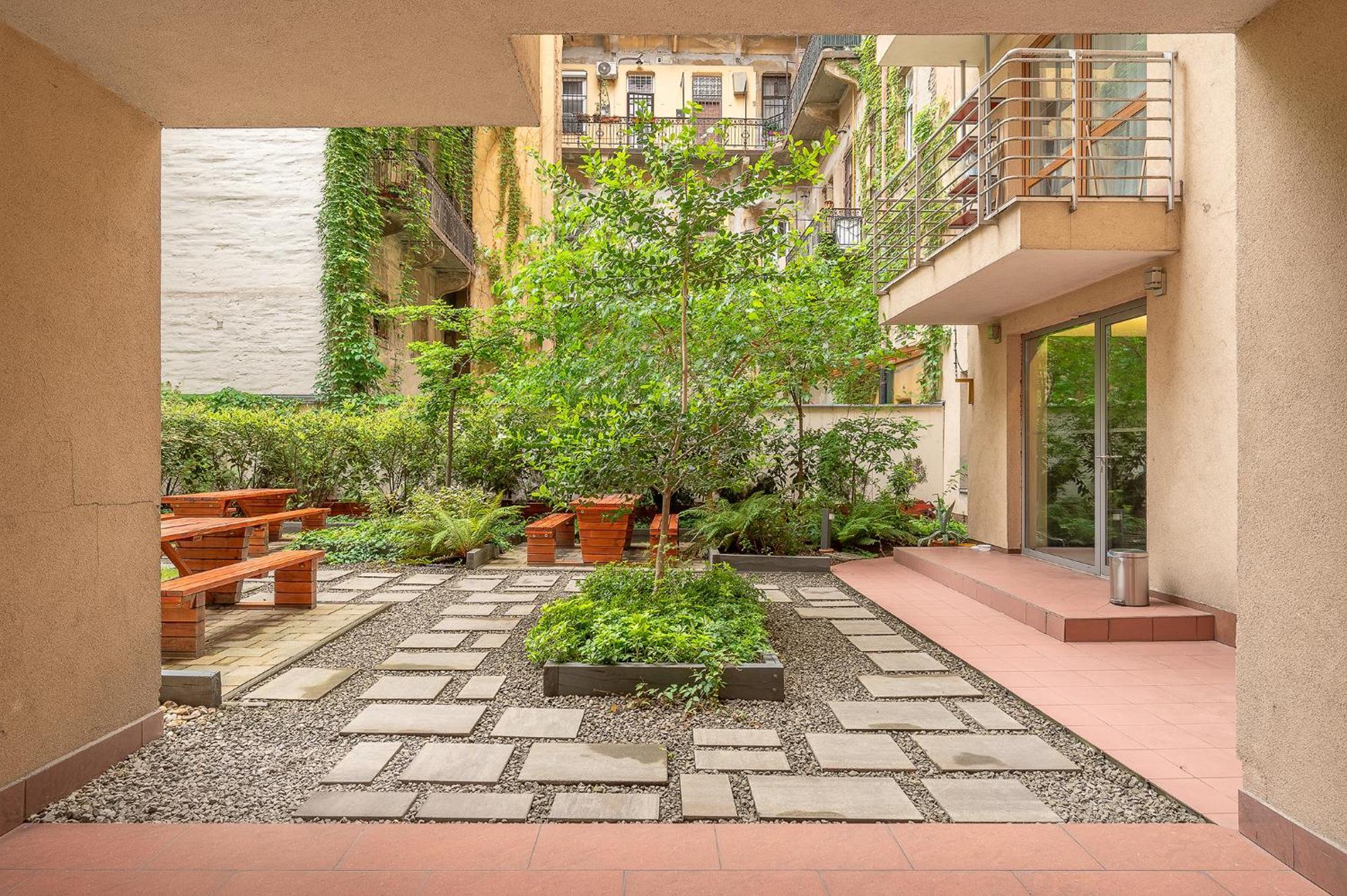 Two-Bedrooms Apartment Cbd Bp Budapest Bilik gambar